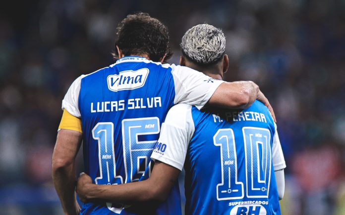 Lucas Silva e Matheus Pereira, jogadores do Cruzeiro (Foto: Gustavo Martins/Cruzeiro)