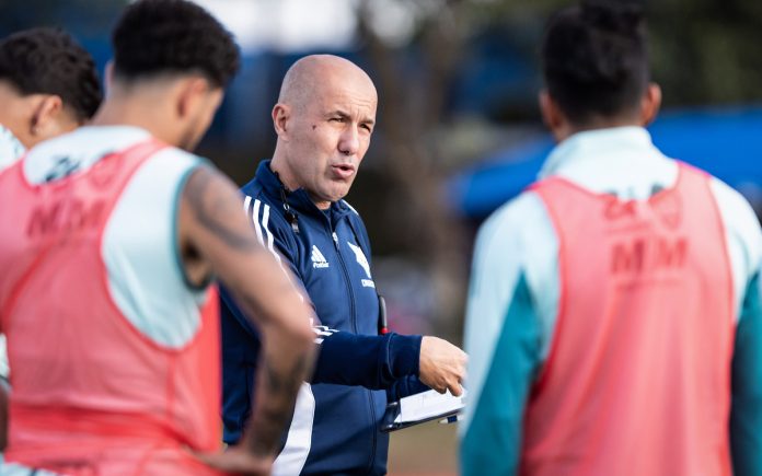 Leonardo Jardim em treino do Cruzeiro (Foto: Gustavo Aleixo/Cruzeiro)