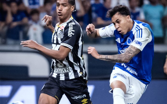 Kaio Jorge, atacante do Cruzeiro, em jogo contra o Santos (Foto: Gustavo Aleixo/Cruzeiro)