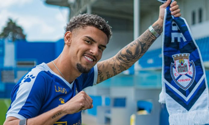Gui Meira pelo Feirense