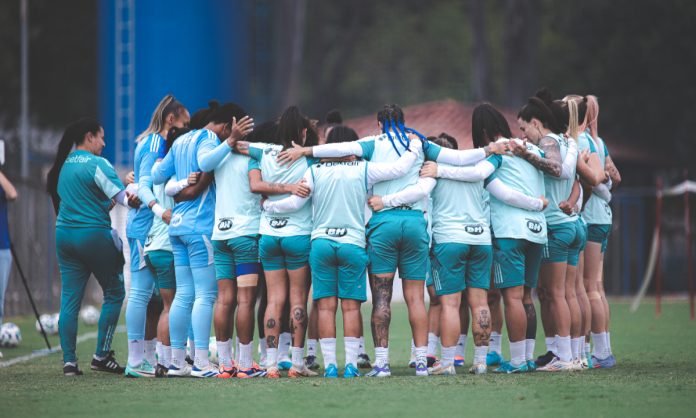 Jogadoras do Cruzeiro na véspera do duelo diante do Palmeiras
