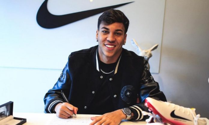 Kaio Jorge assina com a Nike