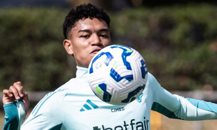 Kaique Kenji reforçará o Cruzeiro contra o Palmeiras