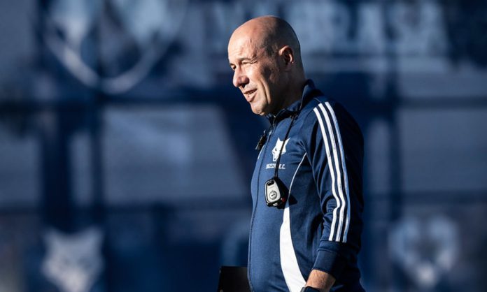Leonardo Jardim, comandante do Cruzeiro em treino