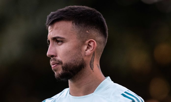 Matheus Henrique em treino do Cruzeiro