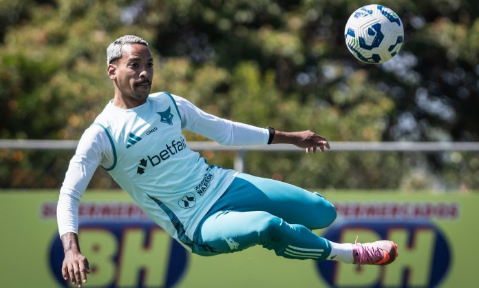 Matheus Pereira, meia do Cruzeiro, em treino