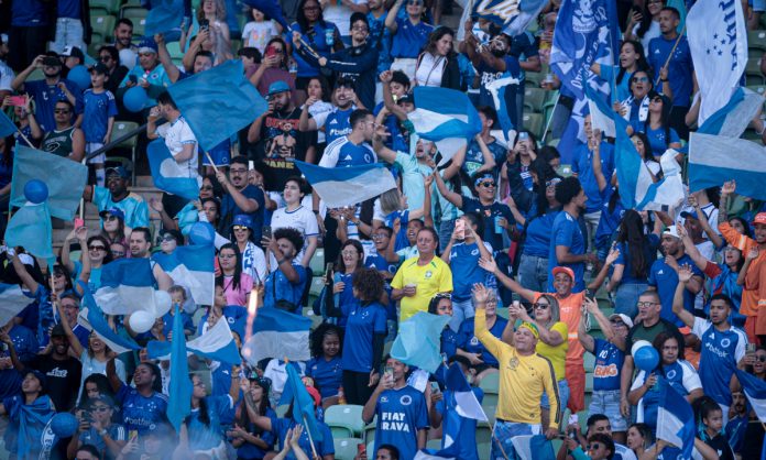 Torcida do Cruzeiro na vitória sobre o Bragantino, no Independência