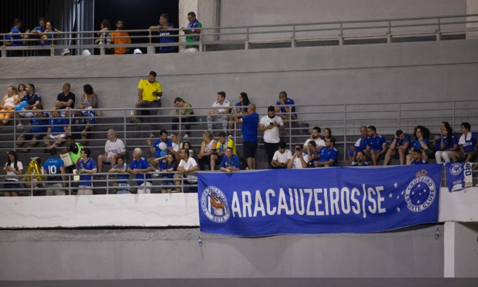 Torcida do Cruzeiro no Rei Pelé em 2022