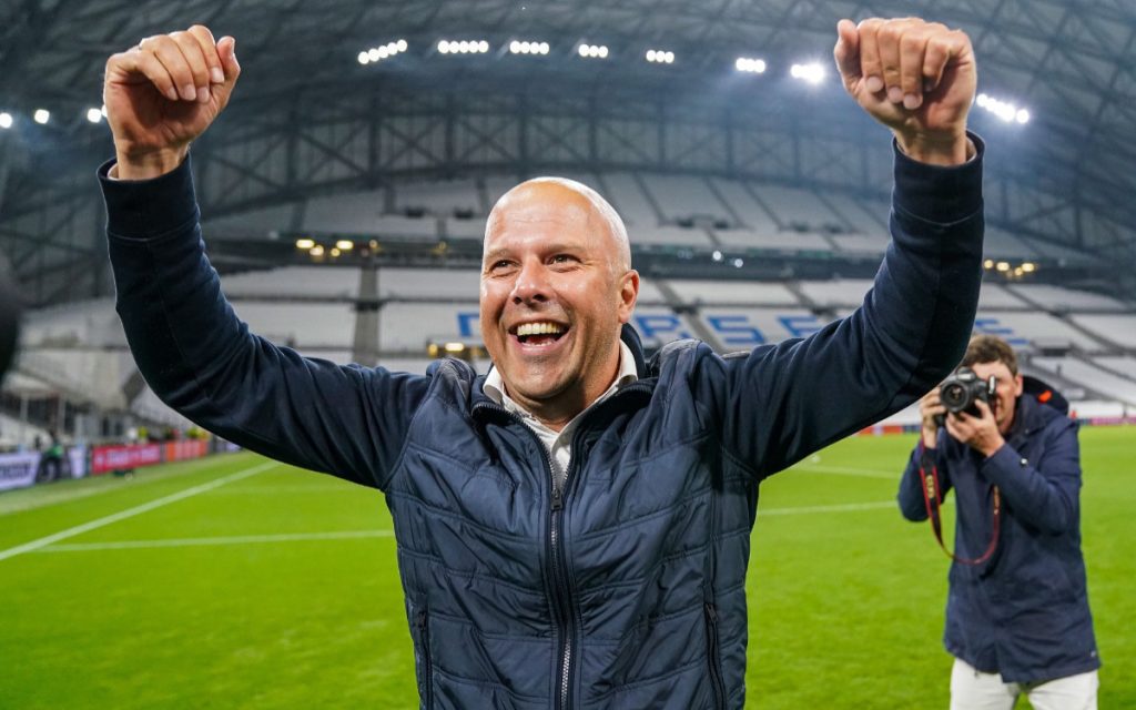 Arne Slot treinou Sinisterra em sua passagem pelo Feyenoord 