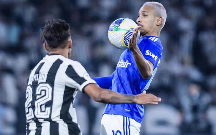 botafogo x cruzeiro Matheus Pereira em jogo contra o Botafogo, em 2024
