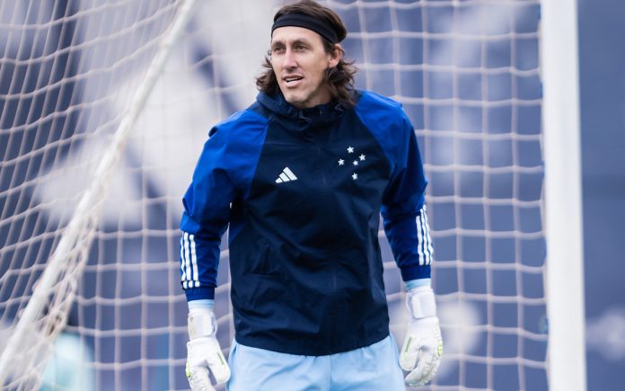 cássiotreinocruzeiro Cássio durante treino na Toca da Raposa II