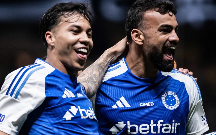 comemoraçãogolcruzeiroarenamrv Kaio Jorge e Fabrício Bruno comemoram vitória do Cruzeiro