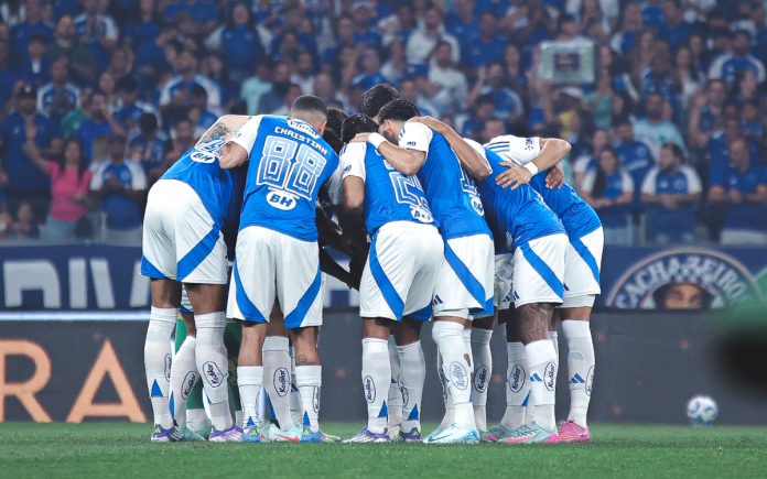 Time do Cruzeiro reunido antes de jogo Time do Cruzeiro reunido antes de jogo