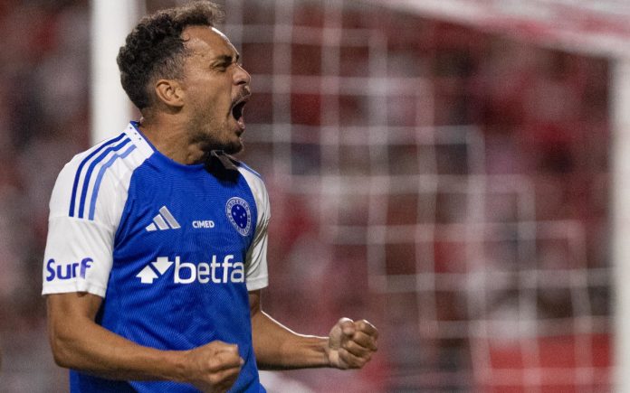 eduardogolcruzeiro Eduardo comemora gol da classificação contra o CRB
