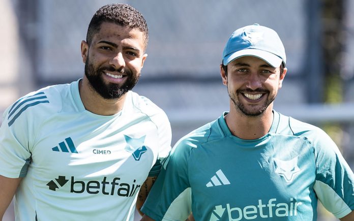João Marcelo em treino na Toca da Raposa II