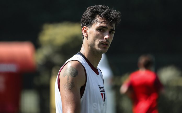 Dinenno pode ser opção contra o Cruzeiro, no Mineirão