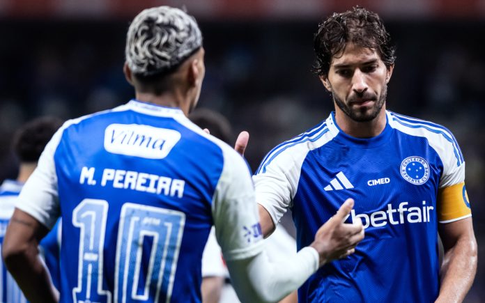 Matheus Pereira e Lucas Silva em vitória do Cruzeiro sobre o São Paulo