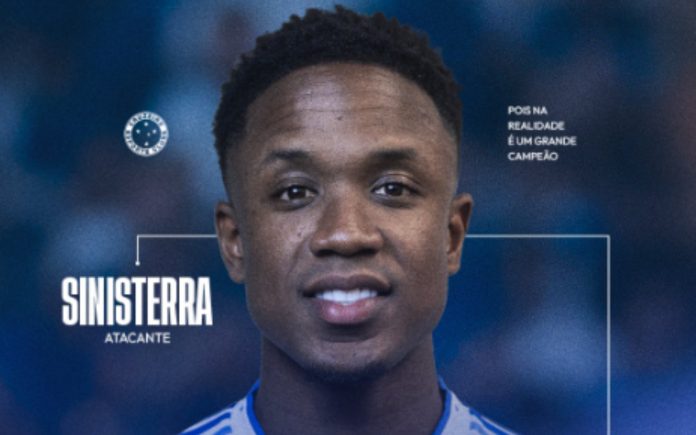 Luis Sinisterra foi anunciado pelo Cruzeiro