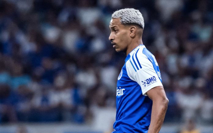 Matheus Pereira, meia do Cruzeiro, em jogo no Mineirão