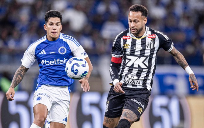 Lucas Romero em lance com Neymar, no Mineirão