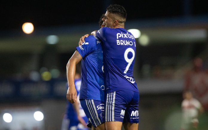 stêniobrunorodriguescruzeiro Bruno Rodrigues comemora gol contra o CRB, no Rei Pelé