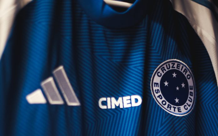 Uniforme do Cruzeiro na temporada 2025