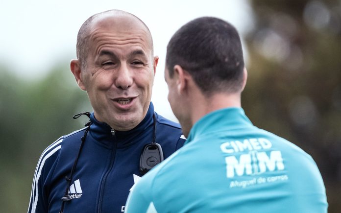 Leonardo Jardim ganhou duas opções no meio-campo contra o Bragantino