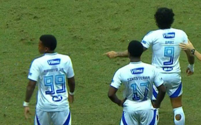 Trio ajudou a definir a partida para o Cruzeiro (Foto: Reprodução/Sportv)