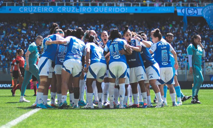 Cruzeiro reunido antes de jogo no Independência