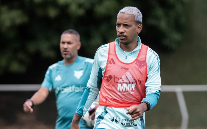 Matheus Pereira será titular contra o Vasco