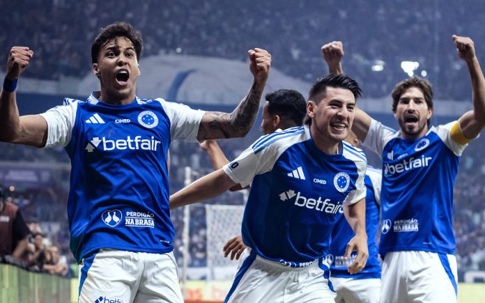 Jogadores do Cruzeiro comemoram gol no Mineirão (Foto: Gustavo Aleixo/Cruzeiro)