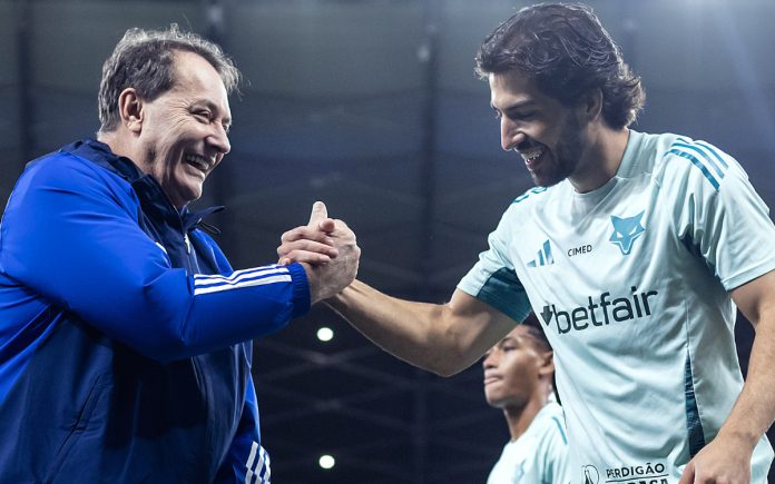 Pedrinho e Lucas Silva (Foto: Gustavo Aleixo/Cruzeiro)