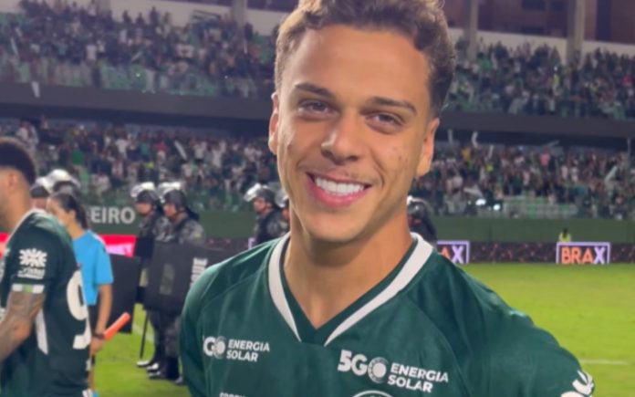 Vitinho, Cria da Toca, que estava no Goiás (Foto: Reprodução/Goiás)