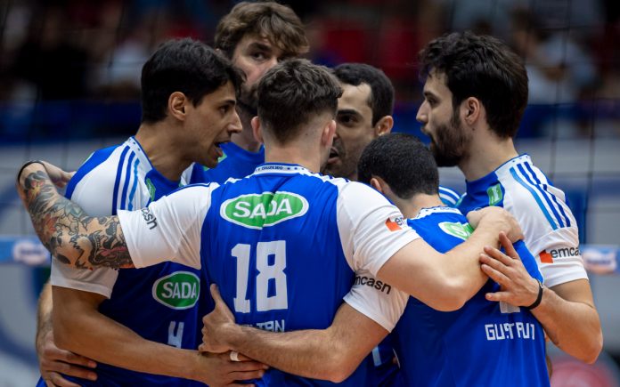 Sada Cruzeiro diante do Monte Carmelo, no Riachão (Foto: Agência i7/Sada Cruzeiro)