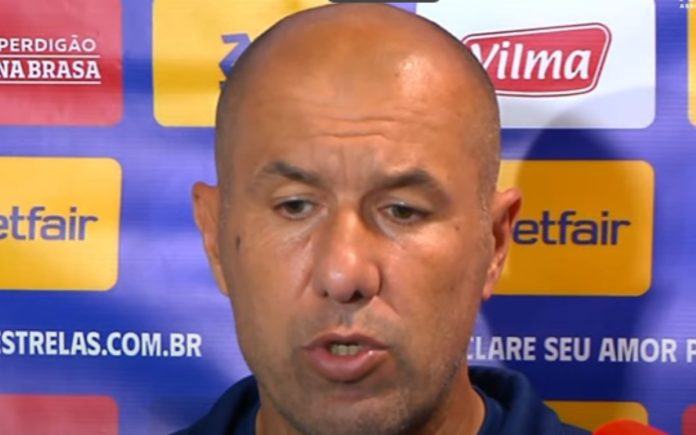 Jardim exaltou quinteto que saiu do banco e ajudou na vitória do Cruzeiro