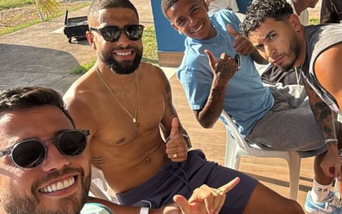 Matheusinho postou foto do churrasco na Toca da Raposa ll (Foto: Reprodução/Instagram)
