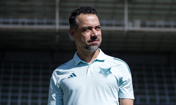 Jonas Urias, técnico do Cruzeiro