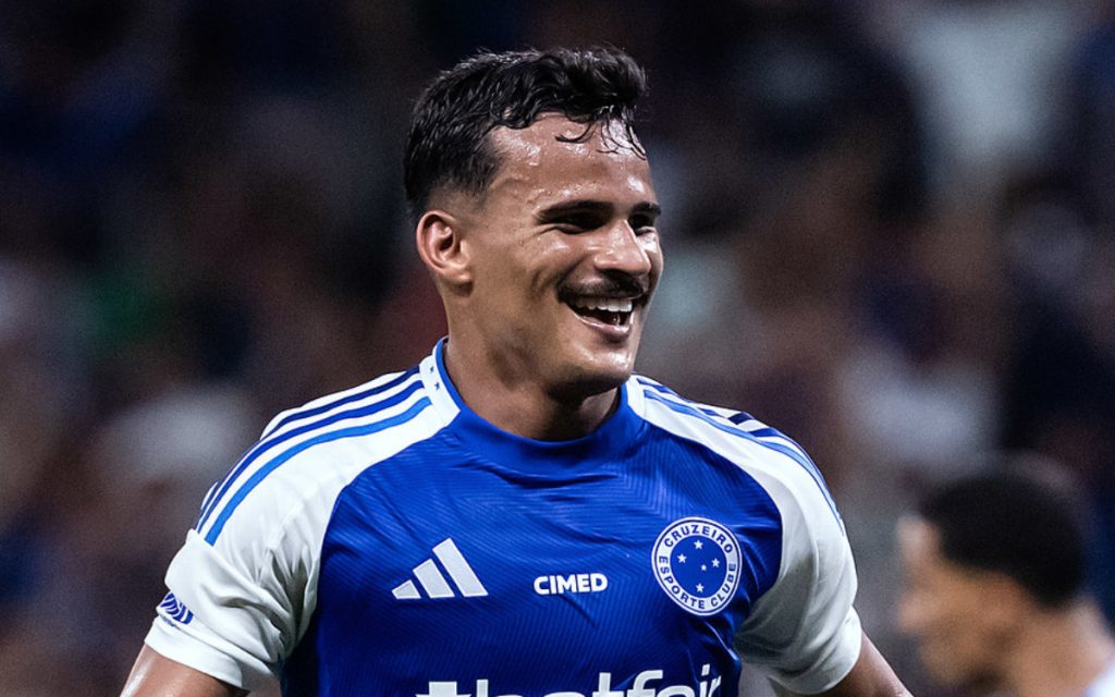 Kaiki celebra gol da vitória contra o Bragantino