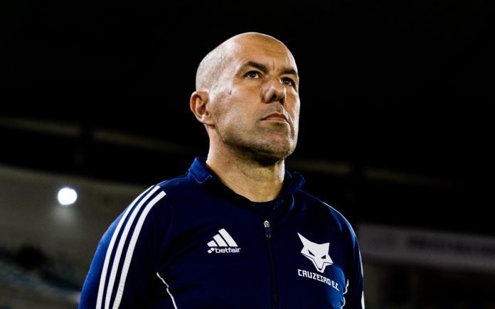 Leonardo Jardim, técnico do Cruzeiro, no Maracanã