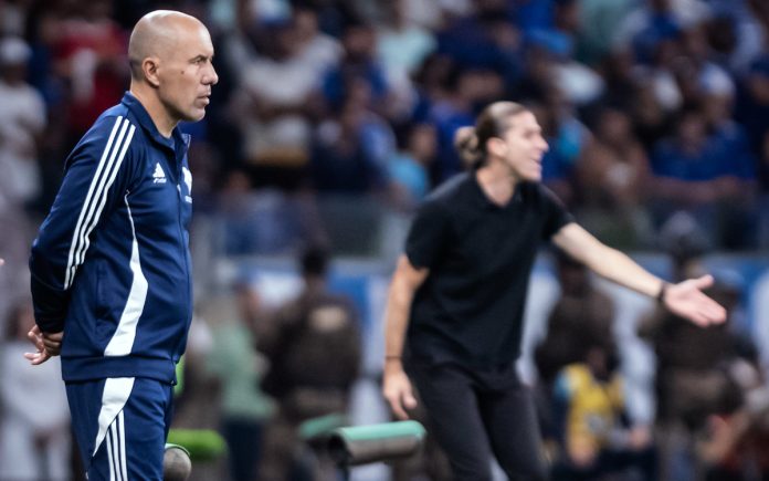 Jardim e Filipe Luís em Cruzeiro x Flamengo, no Mineirão