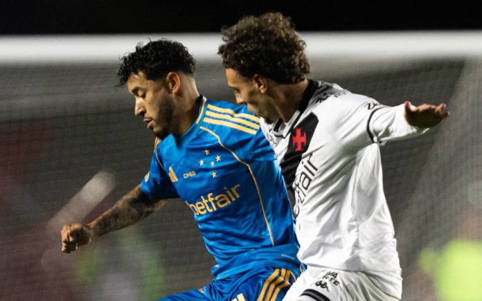 Cruzeiro e Vasco mediram forças em São Januário neste sábado (27)