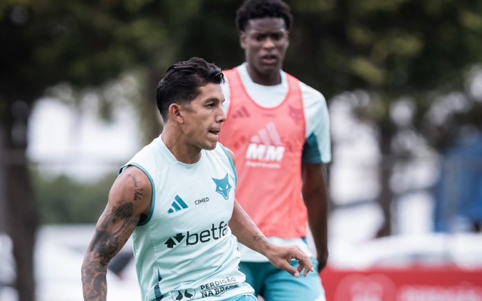 Lucas Romero e Jonathan Jesus em treino na Toca II