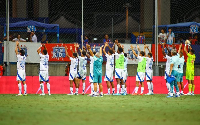 Jogadores do Cruzeiro celebram triunfo contra o Bahia
