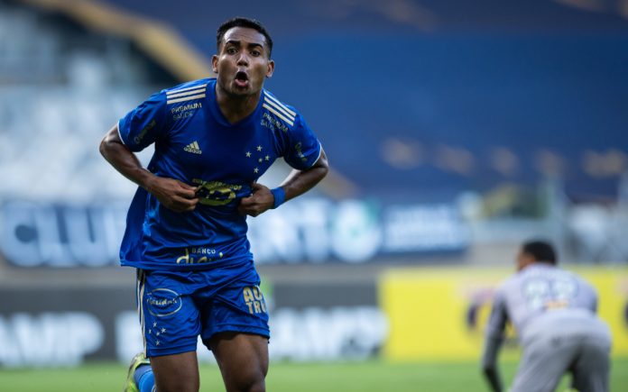 Airton marcou gol do Cruzeiro sobre o Atlético-MG, em 2021