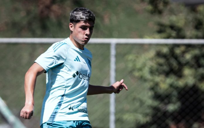 Cauan Baptistella em treino na Toca II