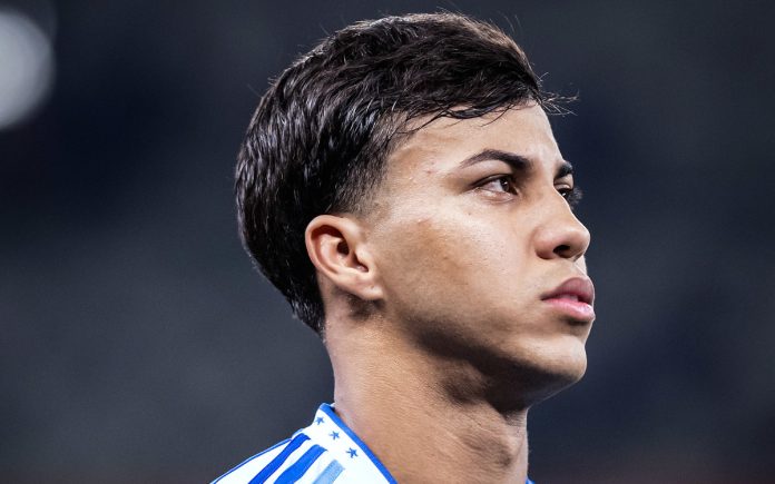 Kaio Jorge em ação contra pelo Cruzeiro