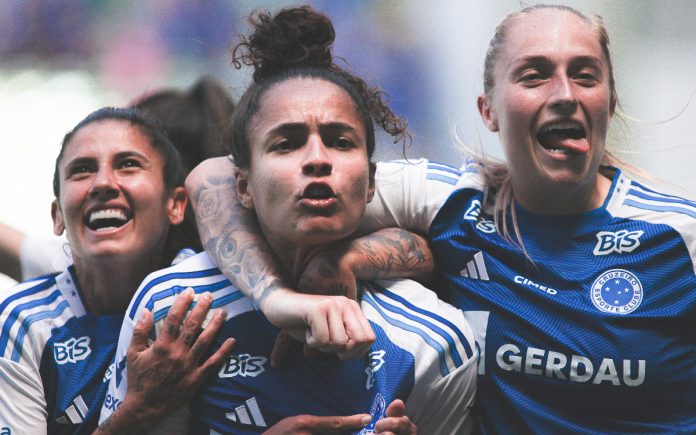 Isabela comemora gol do Cruzeiro contra o Corinthians (Foto: Gustavo Martins/Cruzeiro)