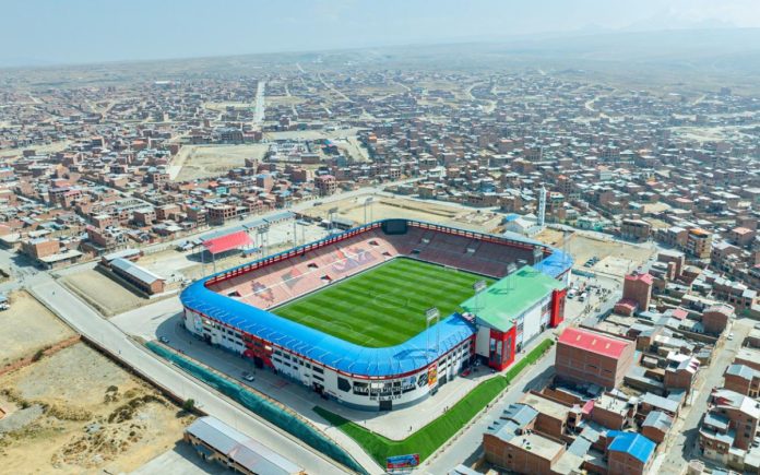 Estádio Municipal de El Alto fica a 4.150m de altitude