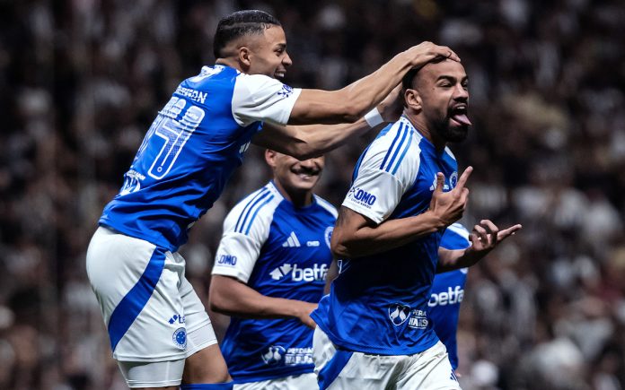 Fabrício Bruno marcou golaço contra o Atlético-MG na Copa do Brasil