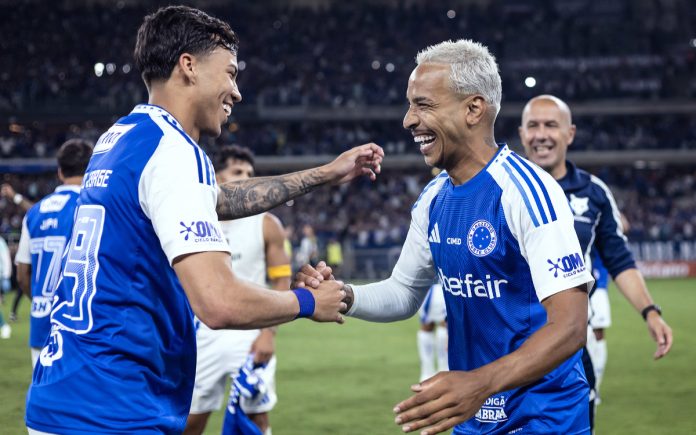kaiojorgematheuspereira Kaio Jorge e Matheus Pereira celebram classificação contra o Atlético-MG